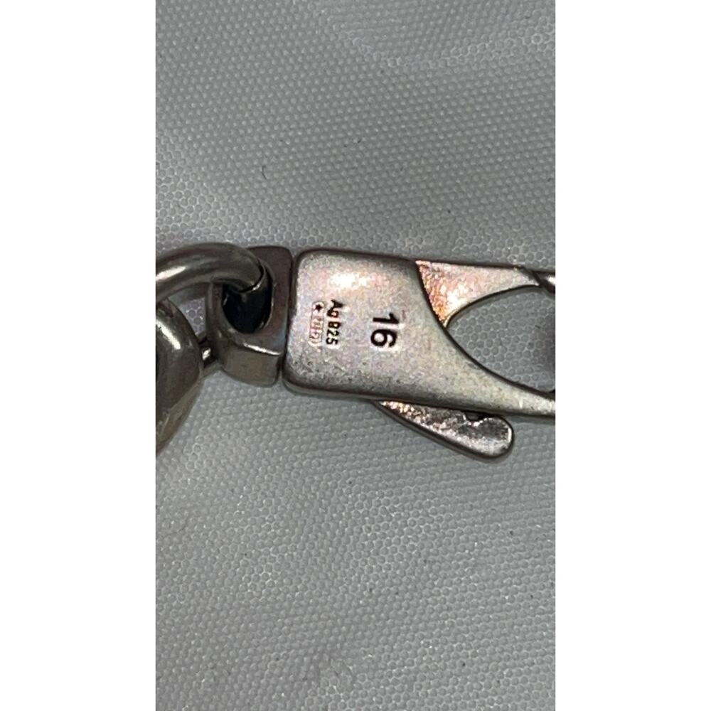 GUCCI Silver GG and Bee Engraved Chain ID Bracelet - Picture 14 of 16
